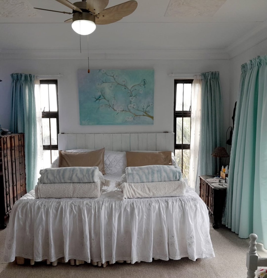 4 Bedroom Property for Sale in Wavecrest Eastern Cape